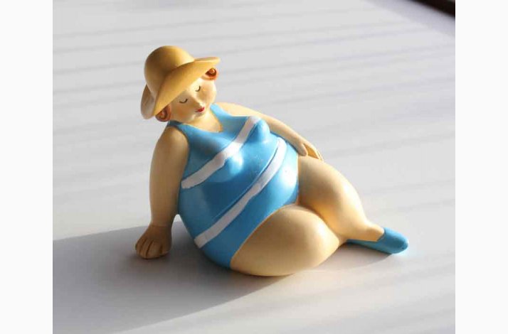 Badedame Bl/hvid med hat siddende - figur
