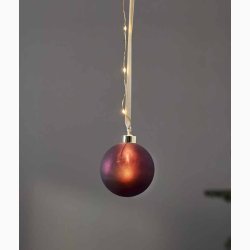 Mat Bordeaux Glaskugle ( 10 CM) med drbelyskde (timer 6/18) op langs dekorationsbndet