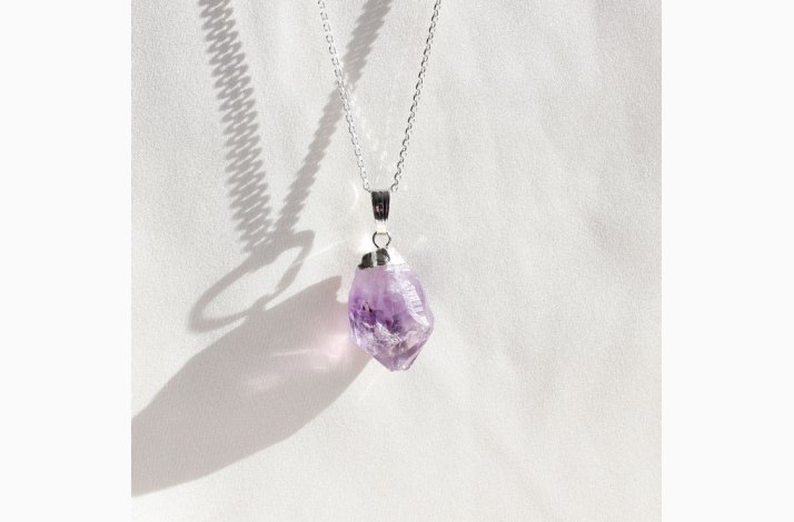 R Ametyst med metalhtte - krystal vedhng