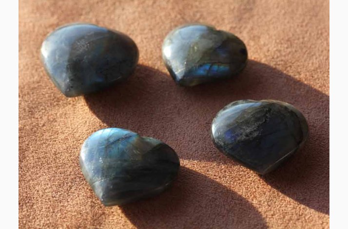Labradorite Hjerte krystal - stk. pris (fra 2,8 cm til 3,6 cm)