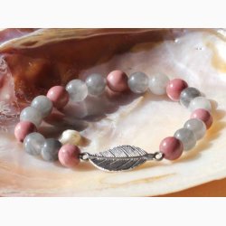 Armbnd/Mala med rhodonit/ gr kvarts kugleformede og med fjer - Krystal armbnd