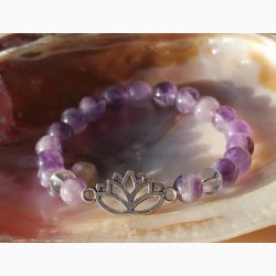 Armbnd med Ametyst og bjergkrystal og Lotus Blomst charm - Krystal armbnd
