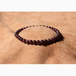 Armbnd med Granat kugleformede ( 4 mm) - Krystal armbnd