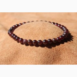 Armbnd med Granat kugleformede ( 4 mm) - Krystal armbnd