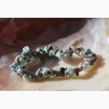 Armbnd med Larimar chip i elastik - Krystal armbnd