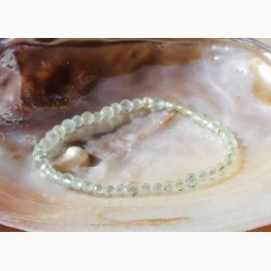 Armbnd med Prehnit kugleformede i elastik - Krystal armbnd