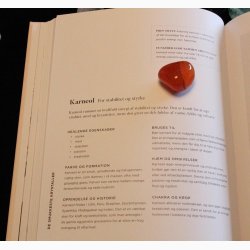 De smukkeste krystaller af Juliette Thornbury, Bog