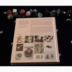 De smukkeste krystaller af Juliette Thornbury, Bog