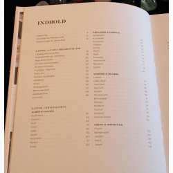 De smukkeste krystaller af Juliette Thornbury, Bog