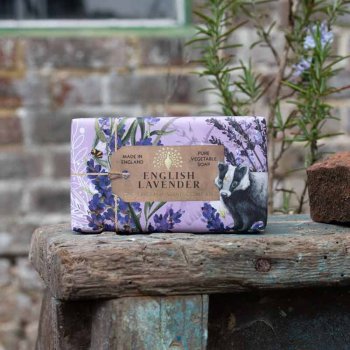 Fast h�nds�be � English Lavender / Lavendel (med sheasm�r) � 190 g, The English Soap Company