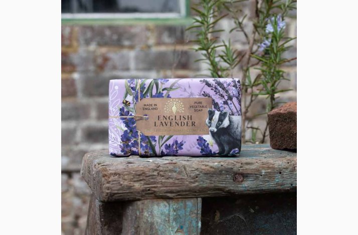 Fast h�nds�be � English Lavender / Lavendel (med sheasm�r) � 190 g, The English Soap Company