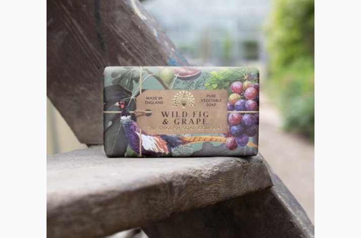 Fast h�nds�be � Wild Fig &amp; Grape (med sheasm�r) � 190 g, The English Soap Company