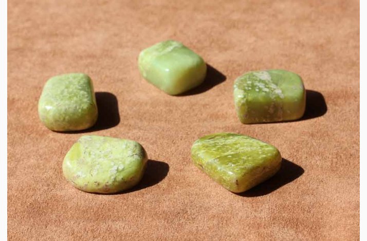 Limegul serpentin krystal - stk. pris