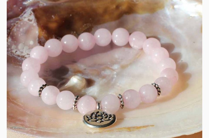 Mala/armbnd med rosakvarts perler (8 mm) og lotussymbol - Krystal armbnd