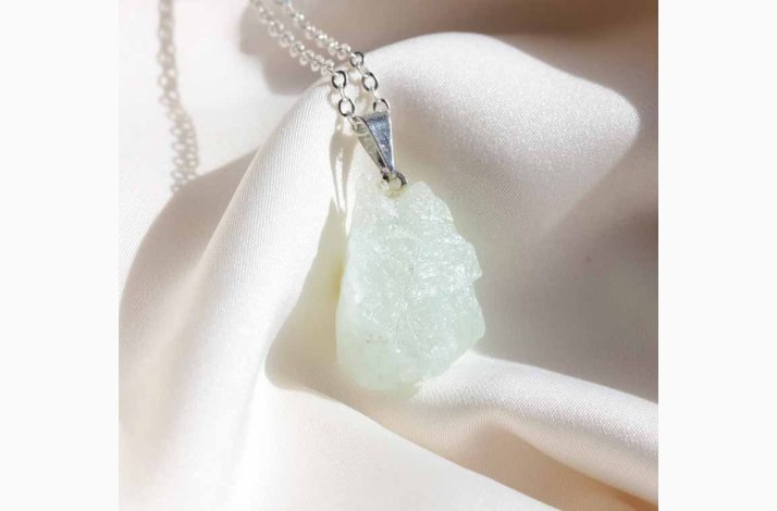 R Aquamarine med metalje - krystal vedhng