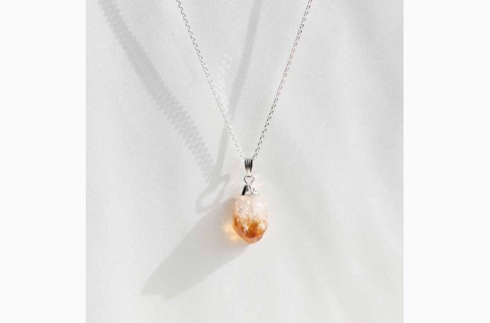 R citrin (brndt ametyst) med metalhtte - krystal vedhng