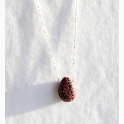 Rd jasper snefnug drbe krystal vedhng