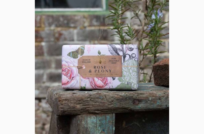 Anniversary Rose &amp; Peony � Fast S�be 190 g | The English Soap Company