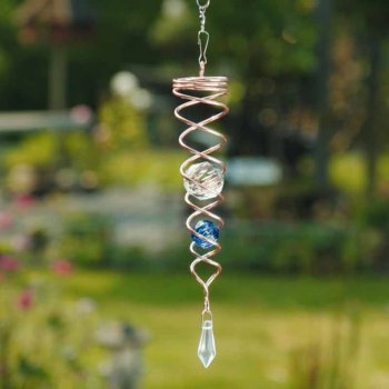 Vindspinner i kobberfarvet stl/glas med 2 facetslebet glaskugler (Bl og Klar) H: 24 cm