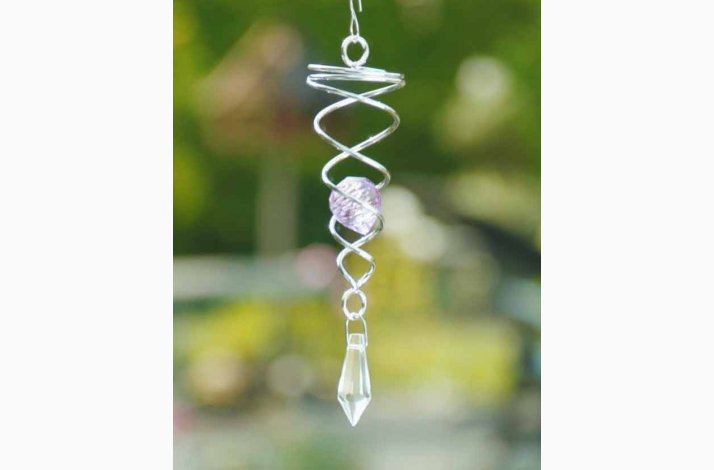 Vindspinner i stl/glas med 1 facetslebet glaskugle (Lilla) og Klar prisme H: 16 cm