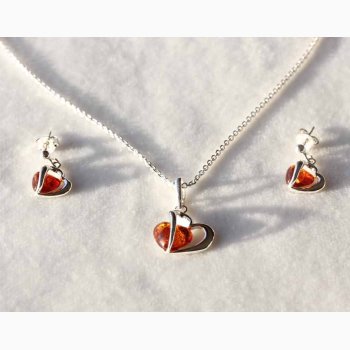 Smykkest med slvhjerte med ravhjerte i slvkde og reringe - Ravsmykke