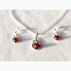 Smykkest med Ravhjerte i slvbnd i slvkde og reringe - Ravsmykke