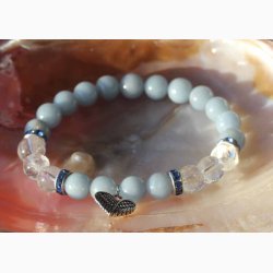 Armbnd med Angelite og hjerteformede englevinger - Krystal armbnd
