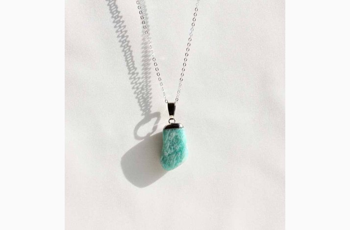 Amazonite med metalhtte - krystal vedhng