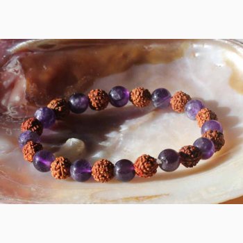 Armbnd med Rudraksha/ametyst kugleformede ( 8 mm)  - Krystal armbnd