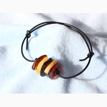 Armbnd med ravstykke (miks ravstykker)