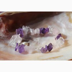 Armbnd med Ametyst, bjergkrystal og Rosakvarts chip - Krystal armbnd