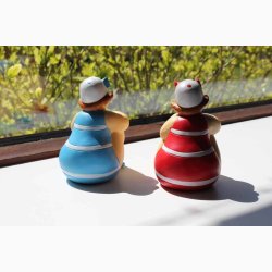 Badedame bl/hvid med krydset ben - figur