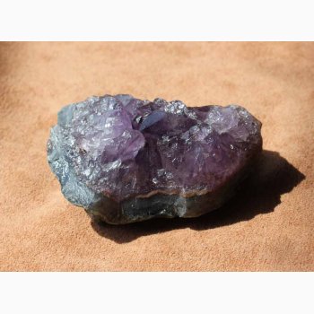 Ametyst klynge krystal B4 ( ca. L:6,5 cm, B:5,2 cm, H:3,3 cm)