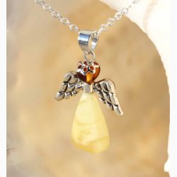 Rav Engel med store ternede vinger i vedhng med forslvet kde - Ravsmykke