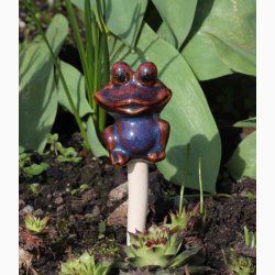 Sm frer p stick, H: ca.13 cm i keramik, vlg