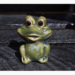 Sm frer H: 4 cm i keramik, vlg