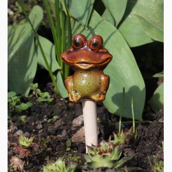 Sm frer p stick, H: ca.13 cm i keramik, vlg