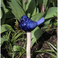 Fugle i keramik bl nuancer p pind med fjeder 10 cm hj og med pind 30 cm hj, vlg