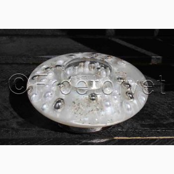 Ufo lysestage i glas hvid/ slv med perler