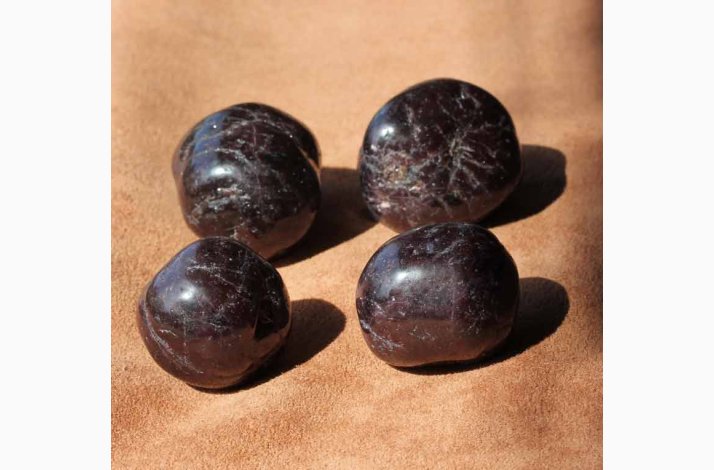 GARNET  - Granat krystal stk. pris
