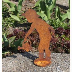 Gartner Dreng p plade i jern med rustrd patina H:18 cm