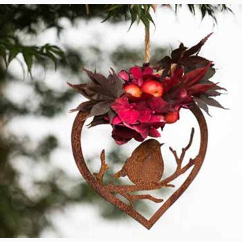 Lille fugl i hjerte i jern til ophng med rustrd patina