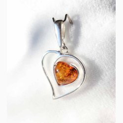 Ravhjerte med slvkant i slvbnd vedhng - Ravsmykke