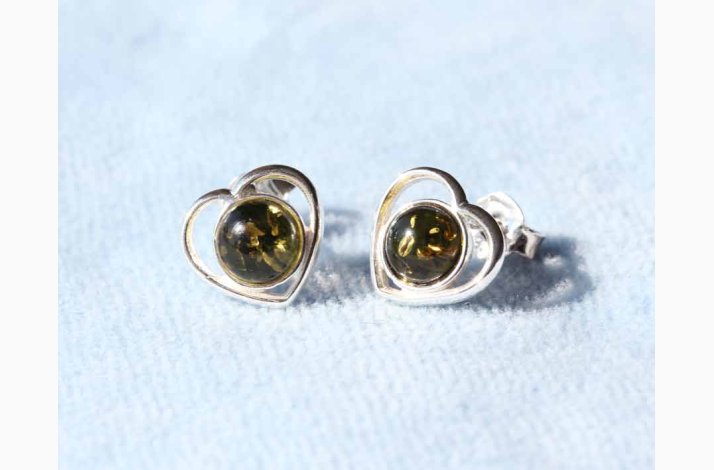 �restikker s�lvhjerte med ravkugle gr�n - Ravsmykke