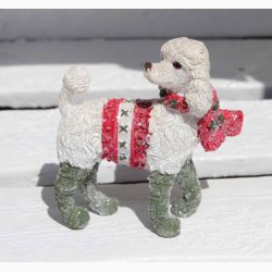 Hvid hund med rdt bnd