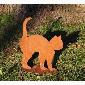 Kattekilling p plade som skyder ryg i jern med rustrd patina H:27 cm