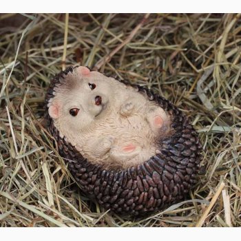 Pindsvin L :5.7 x B: 7.7 x H: 5.8 cm