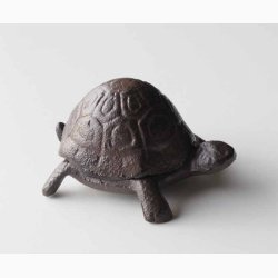 Ngleholder skildpadde i stbejern 