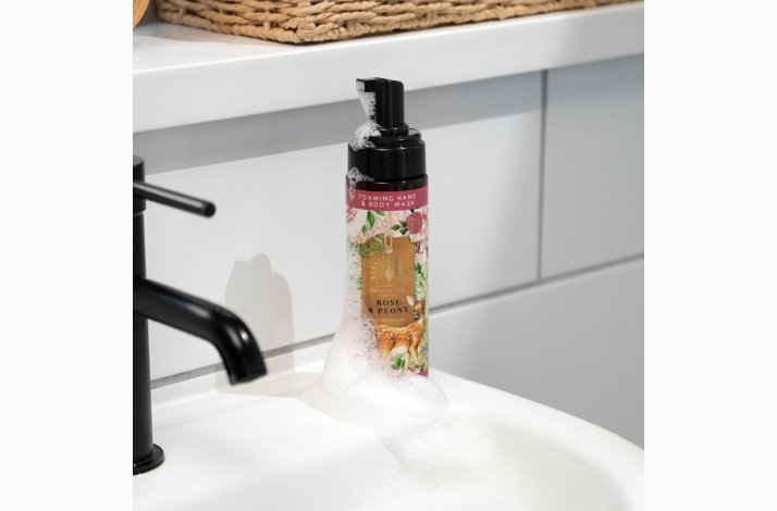 Skumh�nds�be � Rose &amp; Peony  � med aloe vera &amp; vitamin E � 200 ml, The English Soap Company