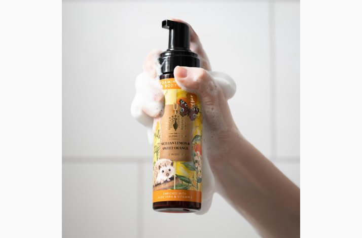 Skumh�nds�be � Sicilian Lemon &amp; Sweet Orange - med aloe vera &amp; vitamin E � 200 ml, The English Soap Company